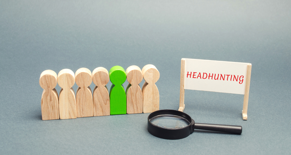 Best 9 Tips for Working with Recruiters and Headhunters