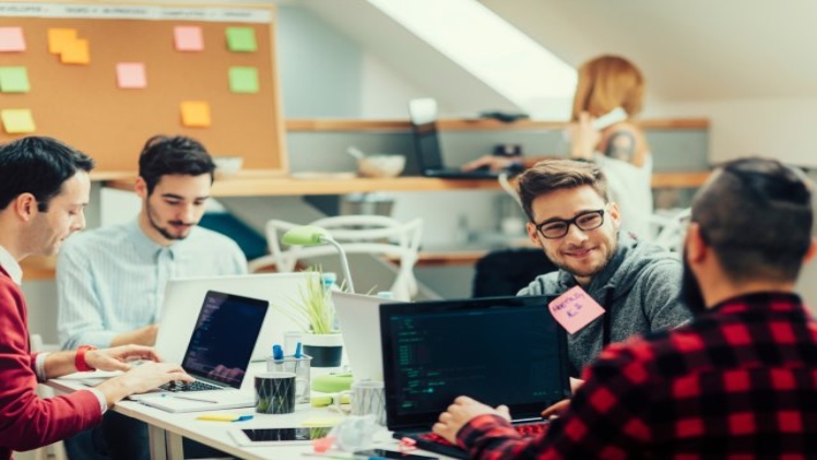 10 Essential Data Analyst Interview Questions and Answers