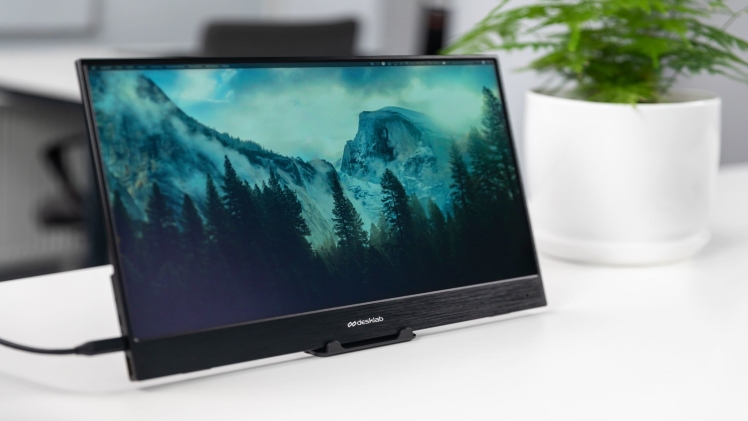 Portable Monitor That Turns Any Device Into a Workstation