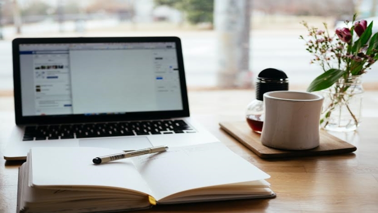 Paraphrasing Tools for Emerging Writers