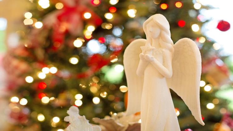 How To Connect With Deceased Loved Ones Before the Holidays