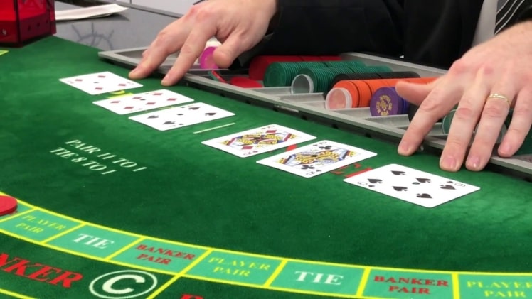 How Do I Play Baccarat?