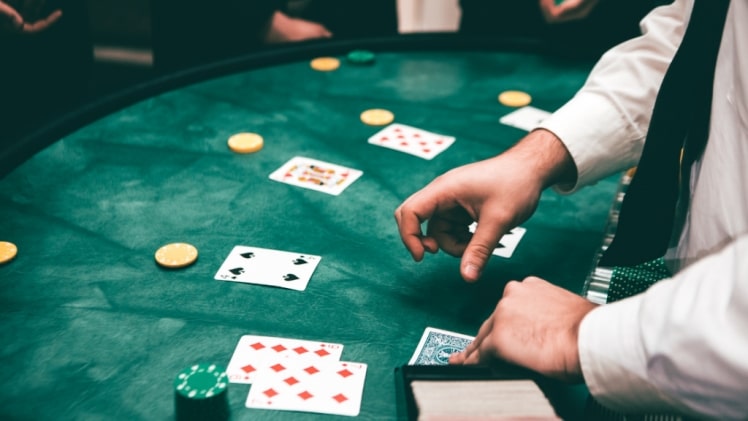 How to Win Baccarat Online Casino