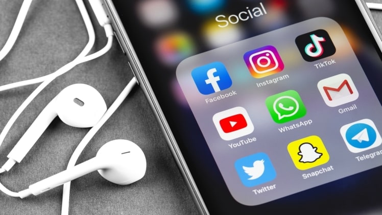 Is Your Business Using Social Media For Customer Service?