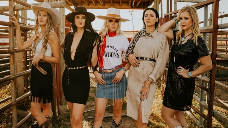 Sport the Western Trend in 2022 – Cowboy Hats and Other Accessories to Count on