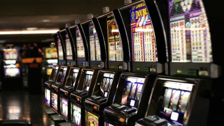 The payout frequency of an online slot game will affect its paytable amount