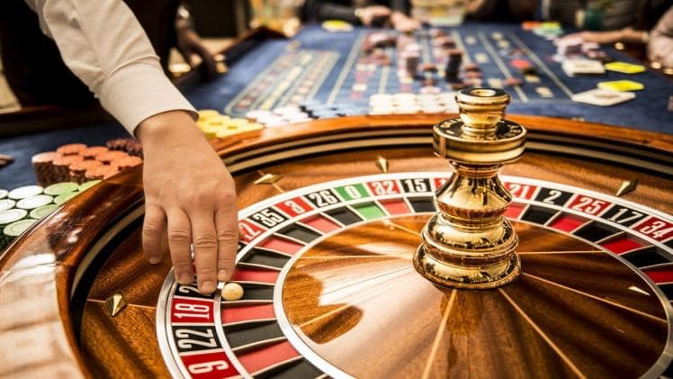 What Are the Differences Between Online Slots and Bingo?