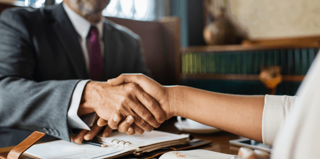 6 Ways a Business Lawyer Can Contribute to Business Growth