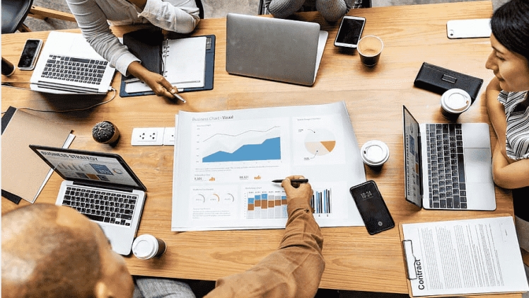 Benefits of Keeping Up With Technology in Business