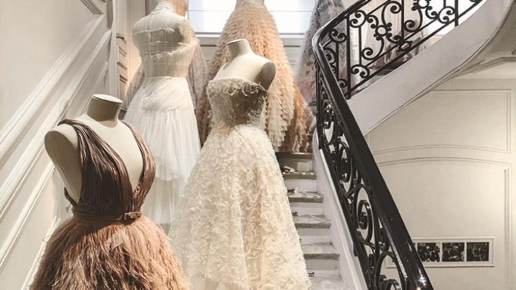 How can I be unique in fashion?